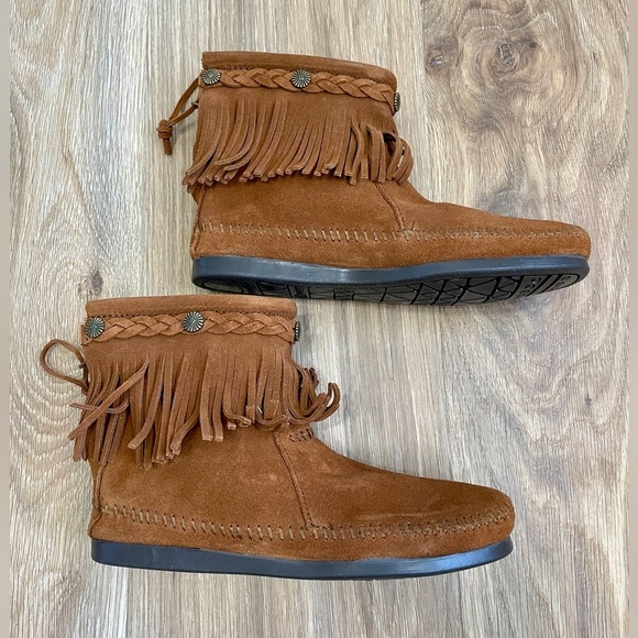 Minnetonka Back Zip Western Bootie Size 7.5 NWOT - Picture 4 of 7